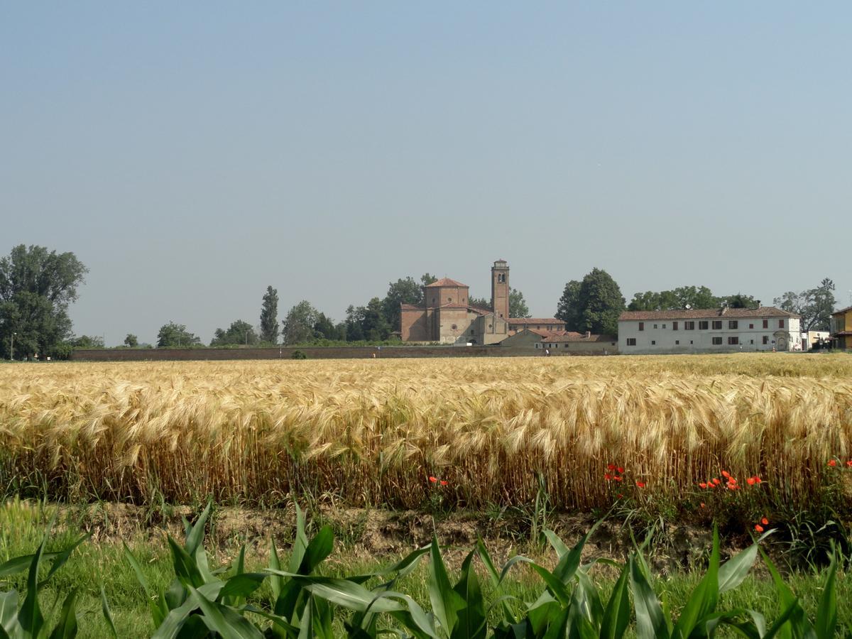 Agriturismo Santa Maria Bressanoro Castelleone Bagian luar foto